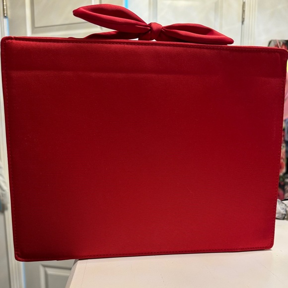 Estēe Lauder Holiday Edition Makeup Bag - Picture 7 of 15